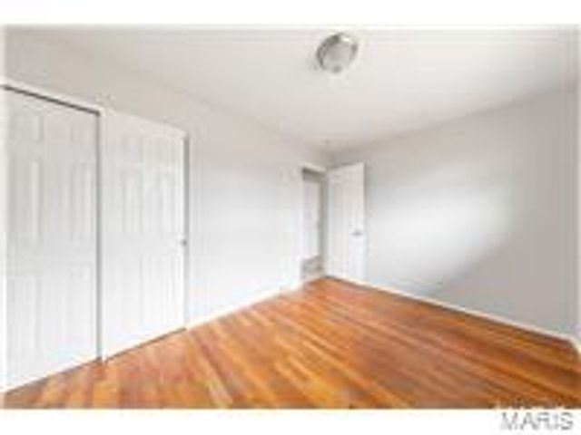 1729 Keelen Drive, St Louis, MO 63136