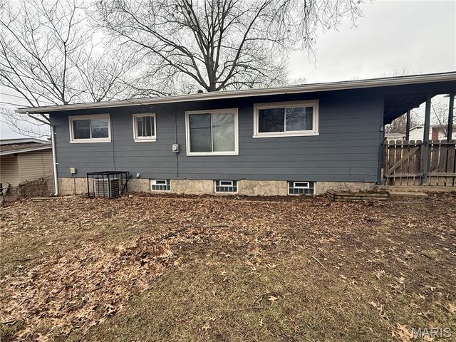 1729 Keelen Drive, St Louis, MO 63136