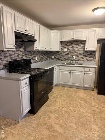 1729 Keelen Drive, St Louis, MO 63136