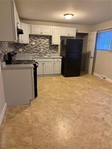 1729 Keelen Drive, St Louis, MO 63136