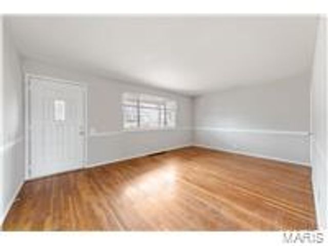 1729 Keelen Drive, St Louis, MO 63136