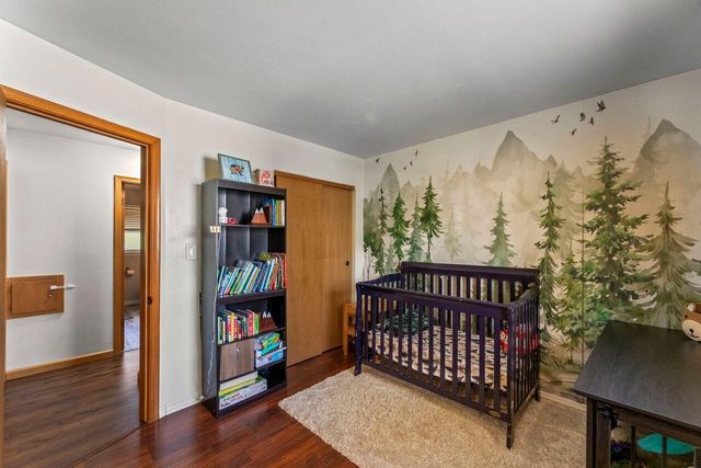 2033 Empire DRIVE, Waukesha, WI 53186