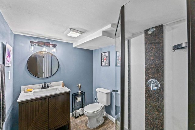 2033 Empire DRIVE, Waukesha, WI 53186