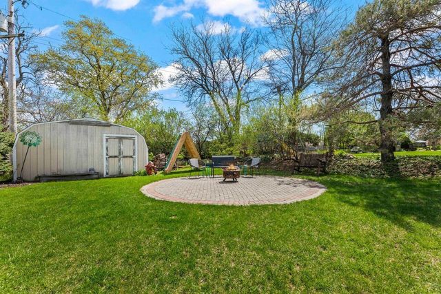 2033 Empire DRIVE, Waukesha, WI 53186