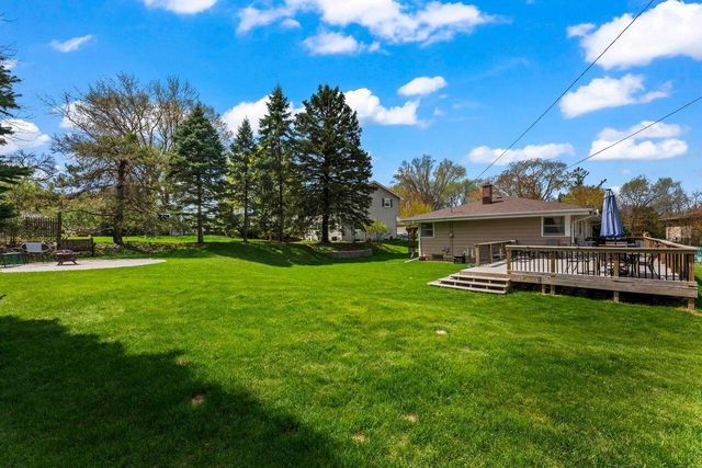 2033 Empire DRIVE, Waukesha, WI 53186