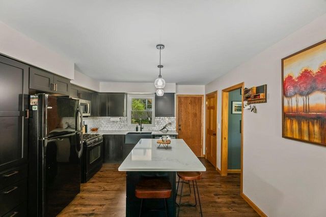 2033 Empire DRIVE, Waukesha, WI 53186