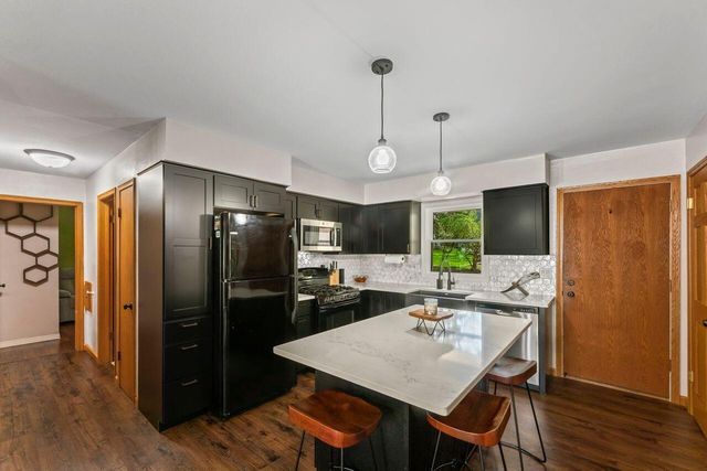 2033 Empire DRIVE, Waukesha, WI 53186