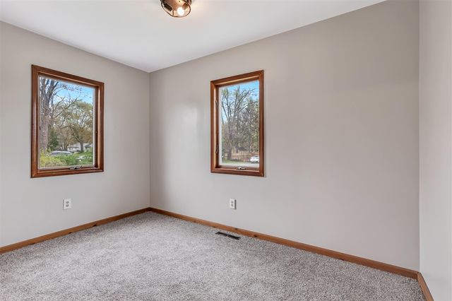 965 S Sheridan Drive, Muskegon, MI 49442