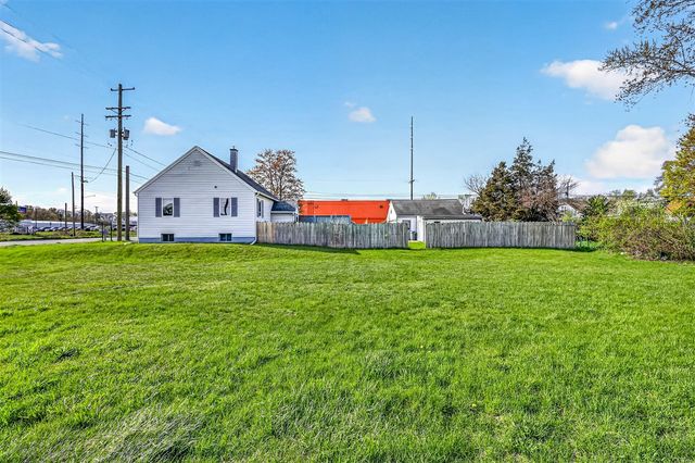 965 S Sheridan Drive, Muskegon, MI 49442