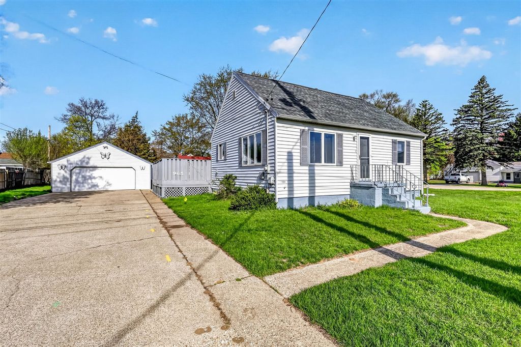 965 S Sheridan Drive, Muskegon, MI 49442