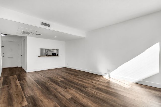 954 S Weatherred Drive, Richardson, TX 75080