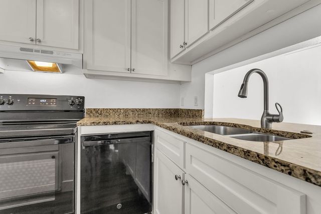 954 S Weatherred Drive, Richardson, TX 75080