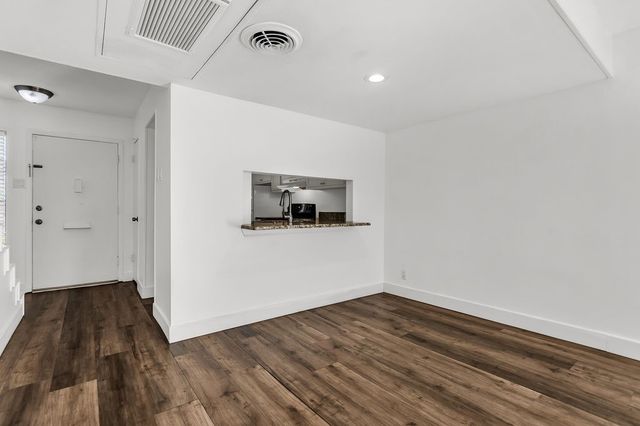 954 S Weatherred Drive, Richardson, TX 75080