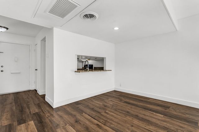 954 S Weatherred Drive, Richardson, TX 75080