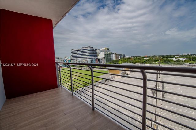 90 NE 32 824, Miami, FL 33137