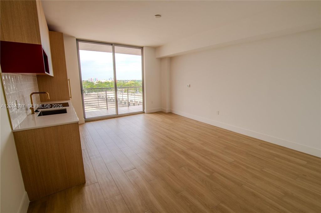 90 NE 32 824, Miami, FL 33137