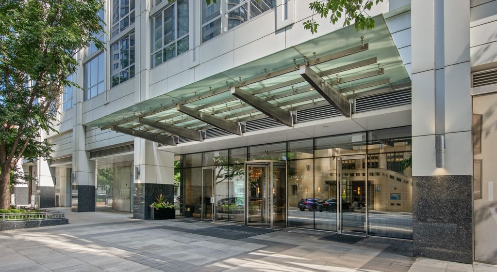 2 W DELAWARE Place 1105, Chicago, IL 60610