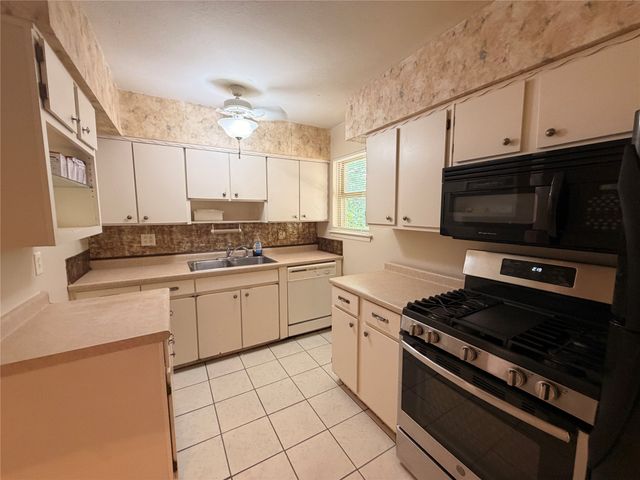 825 Bryan Drive, Bedford, TX 76022