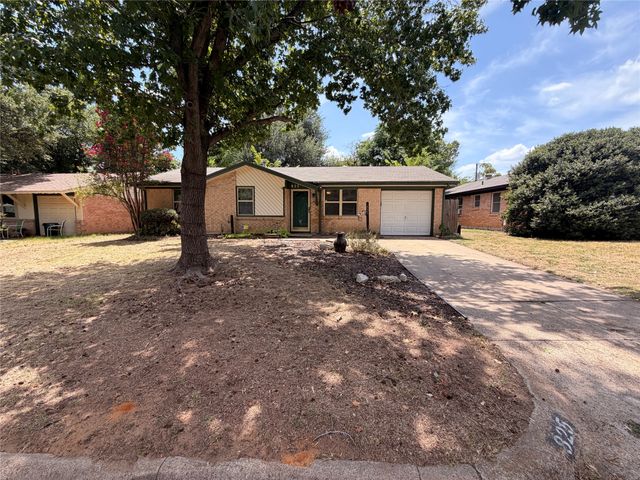 825 Bryan Drive, Bedford, TX 76022