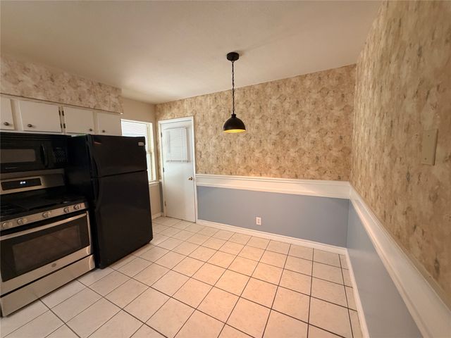 825 Bryan Drive, Bedford, TX 76022