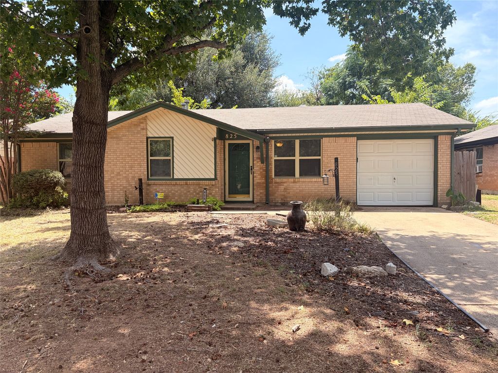 825 Bryan Drive, Bedford, TX 76022