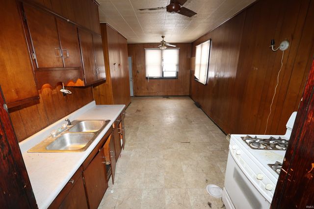 1325 S 29th Street, South Bend, IN 46615