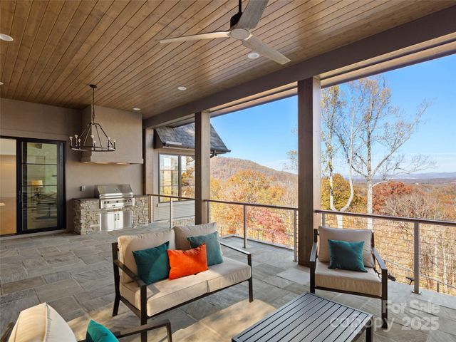 222 Secluded Hills Lane, Arden, NC 28704