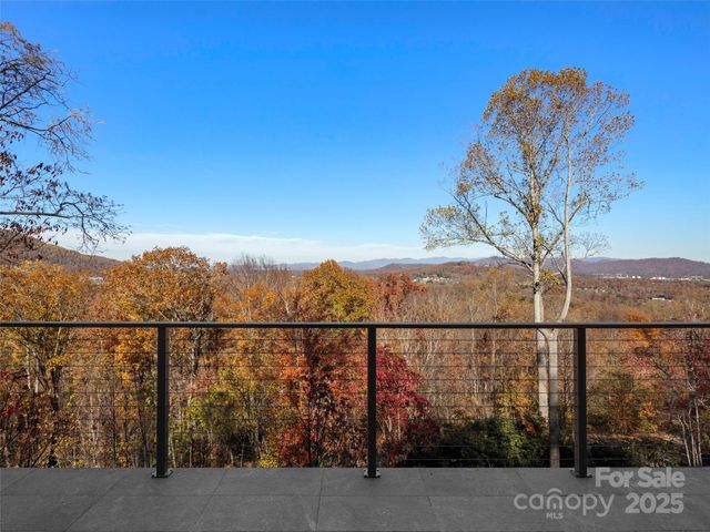 222 Secluded Hills Lane, Arden, NC 28704
