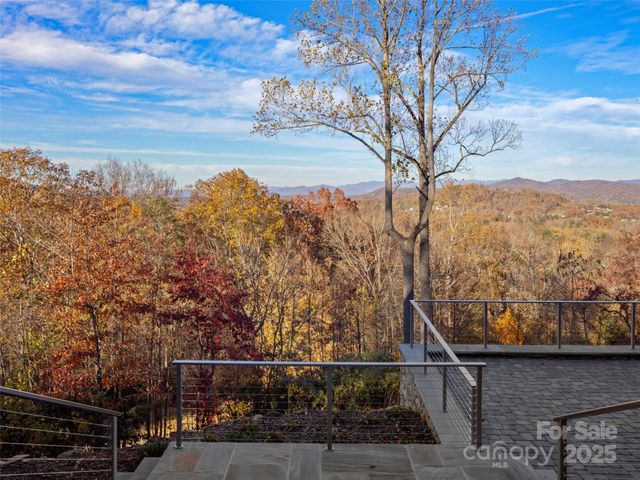 222 Secluded Hills Lane, Arden, NC 28704