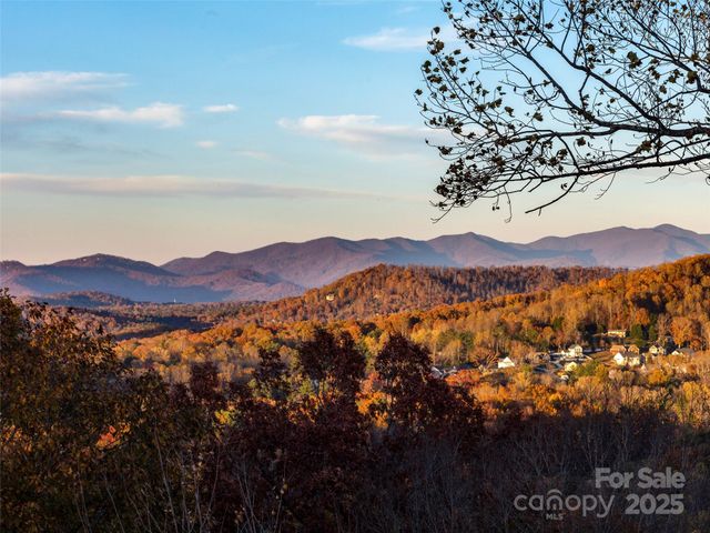 222 Secluded Hills Lane, Arden, NC 28704