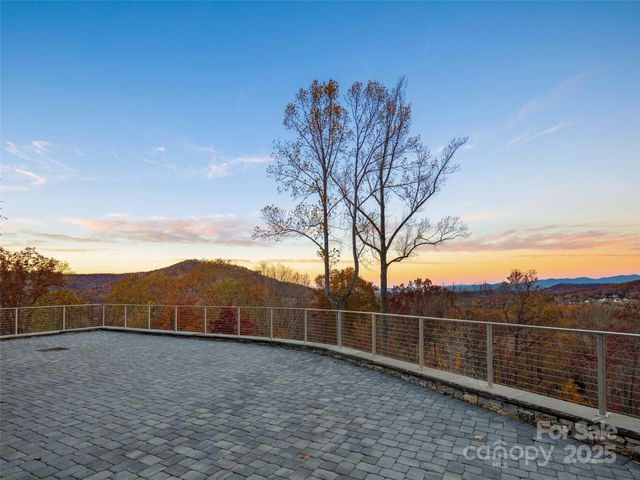222 Secluded Hills Lane, Arden, NC 28704