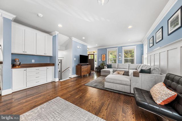 1203B LINCOLN AVE, Falls Church, VA 22046