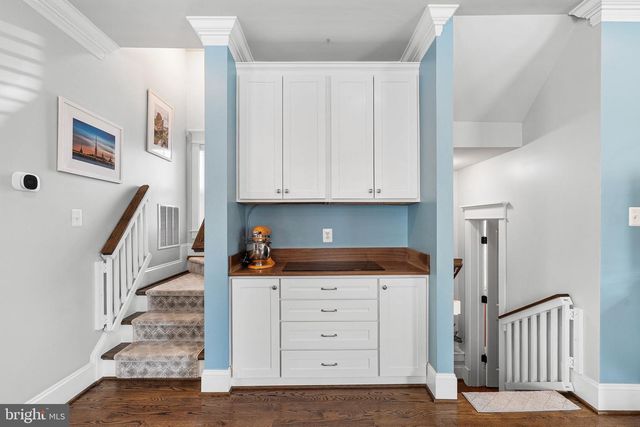 1203B LINCOLN AVE, Falls Church, VA 22046