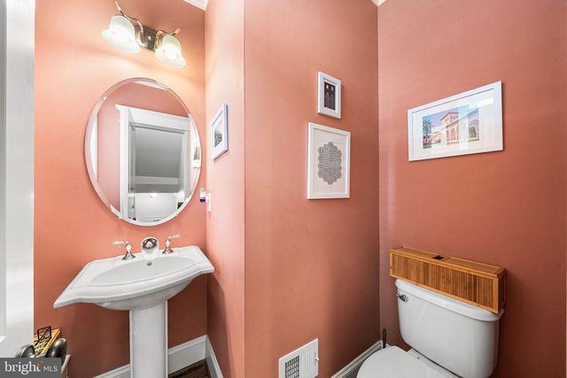 1203B LINCOLN AVE, Falls Church, VA 22046