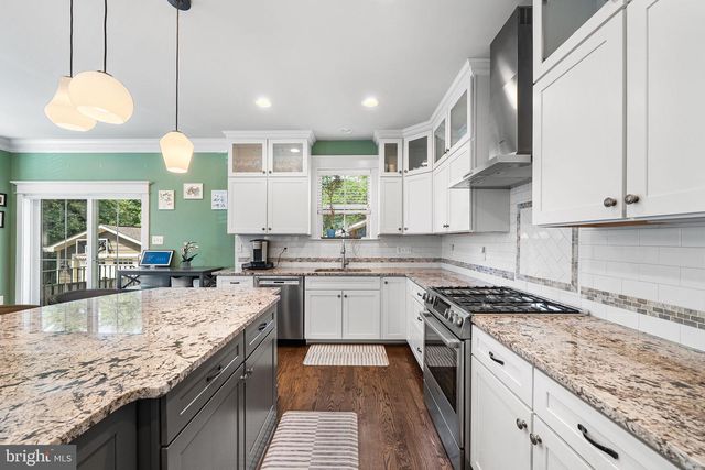 1203B LINCOLN AVE, Falls Church, VA 22046