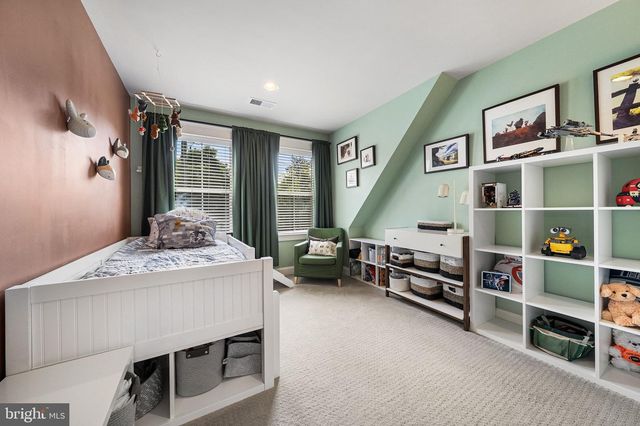 1203B LINCOLN AVE, Falls Church, VA 22046