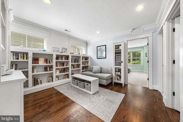 1203B LINCOLN AVE, Falls Church, VA 22046