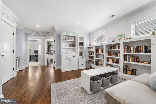 1203B LINCOLN AVE, Falls Church, VA 22046