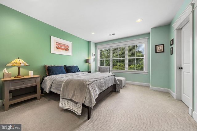 1203B LINCOLN AVE, Falls Church, VA 22046