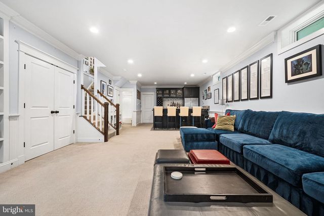 1203B LINCOLN AVE, Falls Church, VA 22046