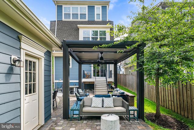 1203B LINCOLN AVE, Falls Church, VA 22046