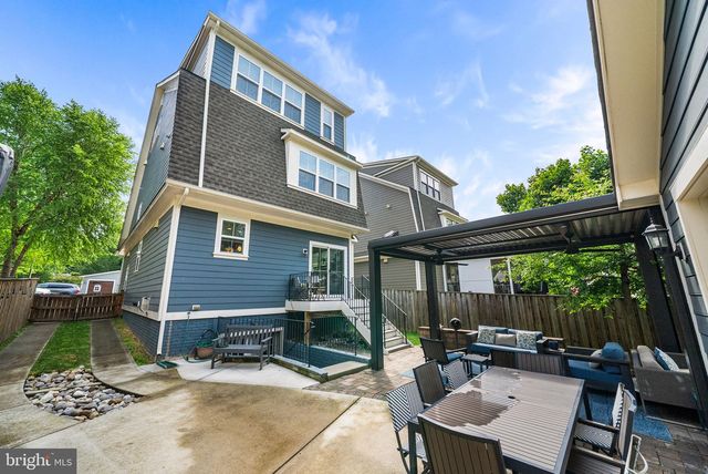 1203B LINCOLN AVE, Falls Church, VA 22046