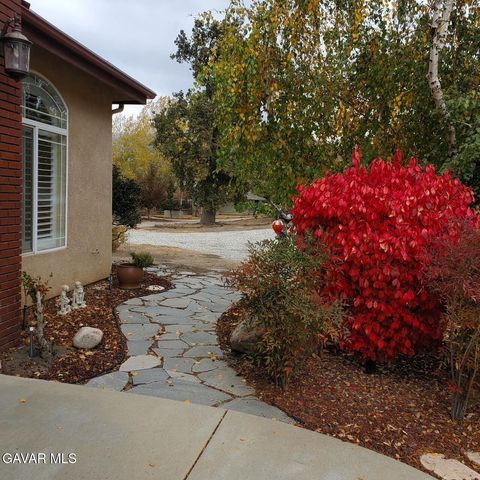 23001 Lakeview Drive, Tehachapi, CA 93561