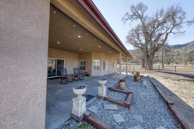 23001 Lakeview Drive, Tehachapi, CA 93561