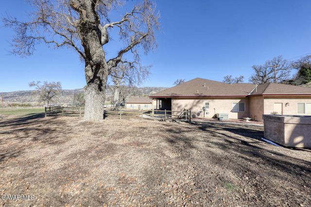 23001 Lakeview Drive, Tehachapi, CA 93561