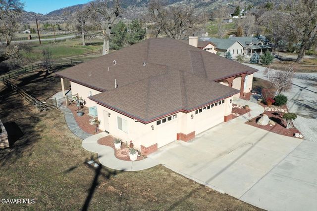23001 Lakeview Drive, Tehachapi, CA 93561