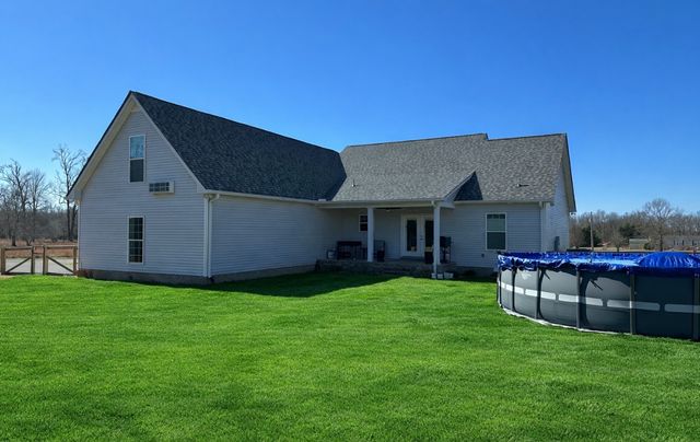 1028 Mount Vernon Rd, Bethpage, TN 37022