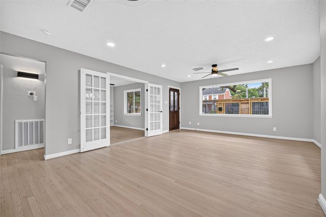 419 Fairbanks Street, Houston, TX 77009