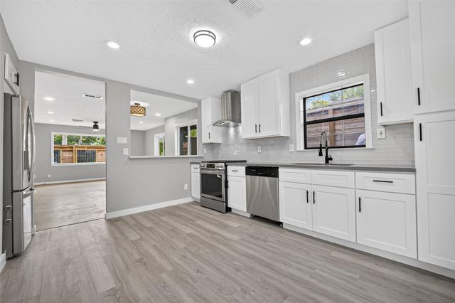 419 Fairbanks Street, Houston, TX 77009