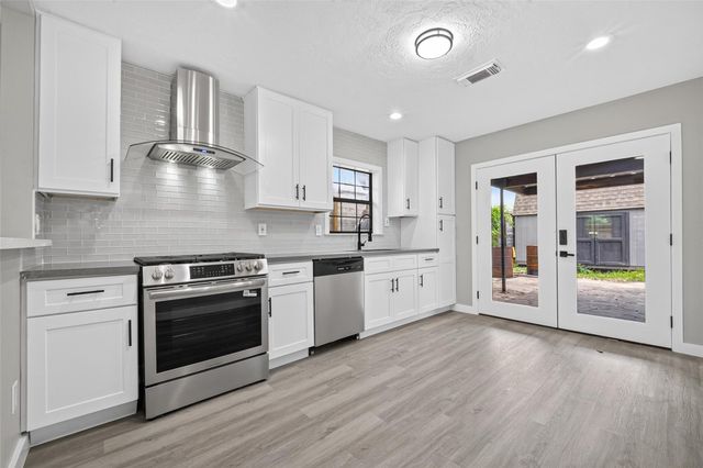419 Fairbanks Street, Houston, TX 77009